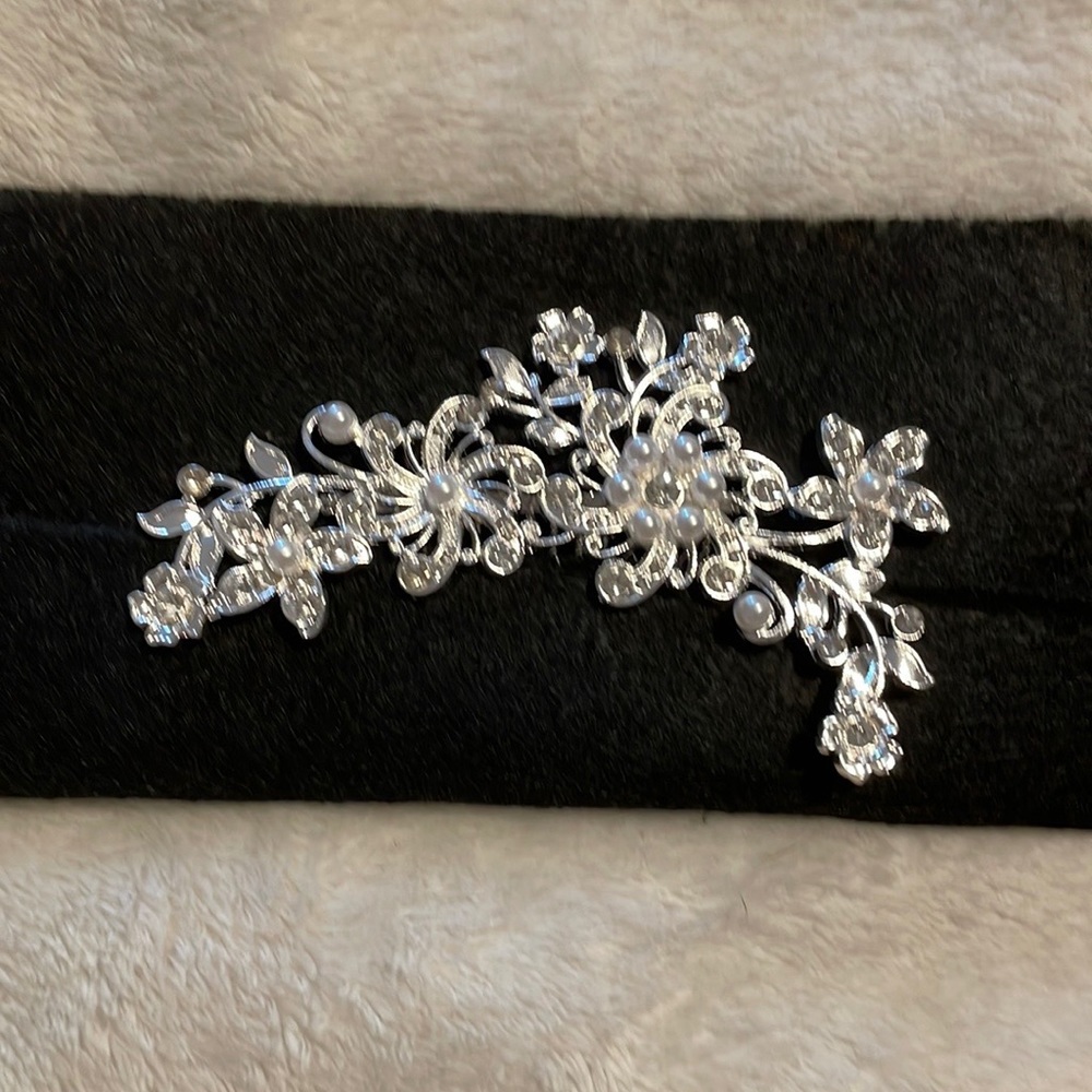 Bridal and special occasion hair accessory